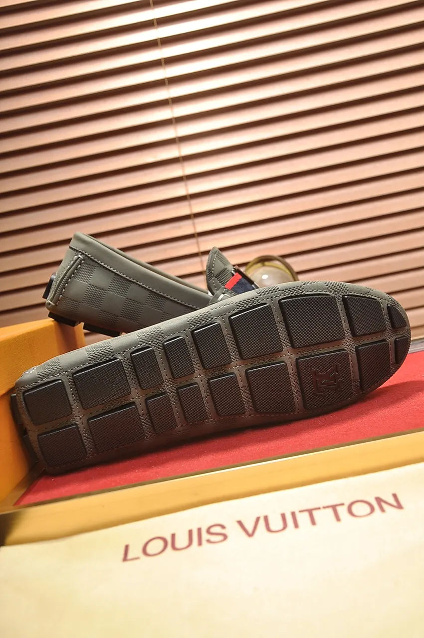 Men's men's shoes 💰420💶 [LV Doudou shoes] (water-dyed cowhide lining) new model is on the market, available on the official website. The new Doudou shoes are processed into single-color materials, and the uppers are made of imported horsehide leather. The body of the shoe is fully hemmed with mark thread, and is lined with imported original cowhide leather. The elegant shoe shape is super suitable for all-matching, and the size is 38-44.